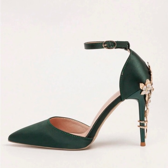 Metal Flower Detailed High Heels, Pointed Toe Silk One-Strap Sandals, Wedding - Picture 4 of 7